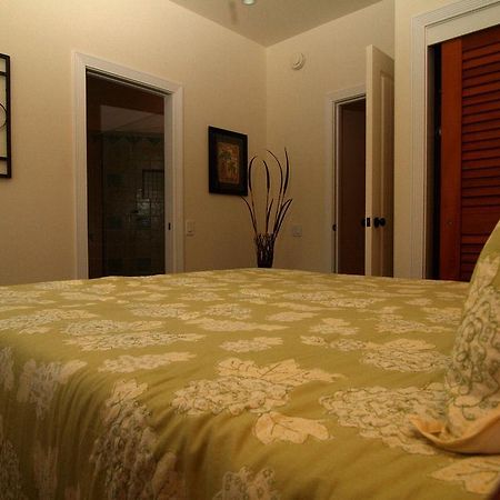 Orchid Point By Hawaii Life Hotel Принсвил Екстериор снимка